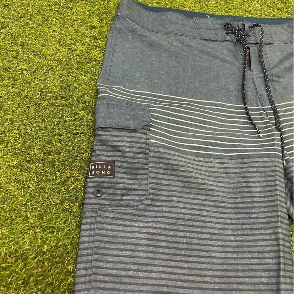 Billabong Mens Board Shorts Teal Grey Striped Cargo Pocket Swim Trunks Size 32